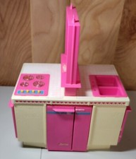 VINTAGE 1984 BARBIE DREAM KITCHEN SET MATTEL Incomplete.