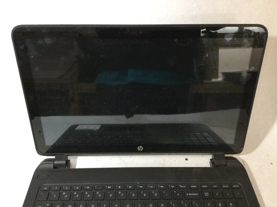 HP LAPTOP 15-F085WM - FOR PARTS - AMD A10 - NO RAM - BROKEN LCD - READ DESC - BB - Image 2 of 4