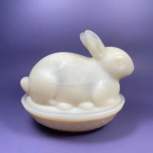 Vintage Imperial by Lenox Translucent Cream & White Swirl Glass Bunny in Basket