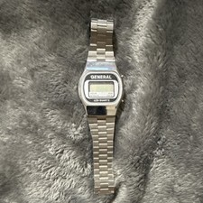 GENERAL LCD Quartz Digital Wristwatch Silver Metal Bracelet Date Indicator