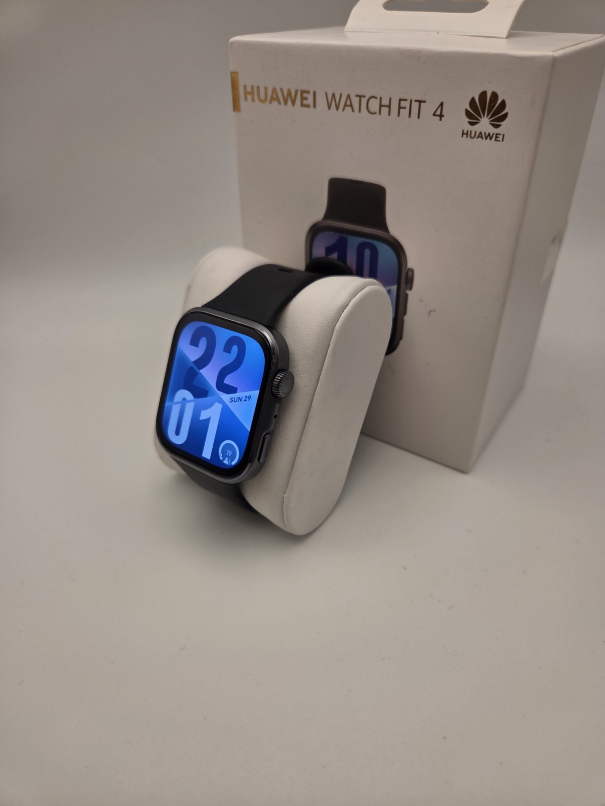HUAWEI Watch Fit 4 Smartwatch Fitness Tracker White Sleep HeartRate Monitor-used