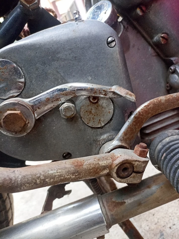 Royal Enfield Bullet 350 2006 modelo año - Caja de cambios A155G usada Foto 2 de 4