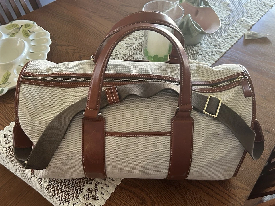 Dooney and Bourke Large Bowery Duffle Bag Canvas and Leather Excellent Condition - Image 4 of 4