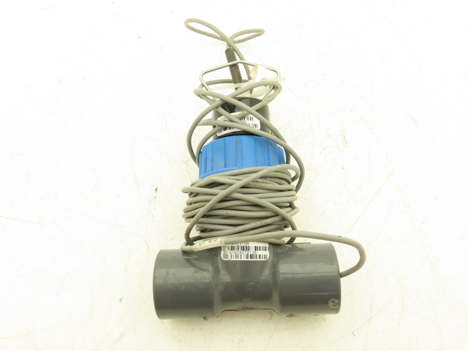 Omega FP-5600 Paddlewheel Flowmeter Low Flow Sensor 1" PVC Tee Fitting FP-5310M