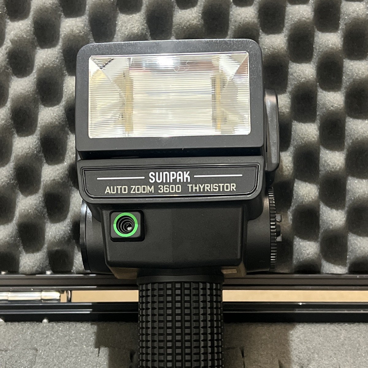Sunpak Auto Zoom Thyristor 3600 Handle Camera Flash with