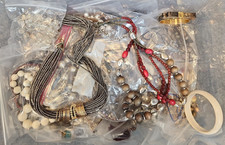 Jewelry Wearable Collection 5 Lb Lot Necklaces Bracelets Earrings  859