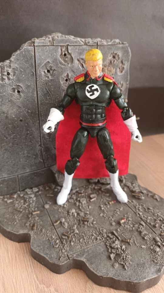 Экшн-фигурка 3,75 дюйма 1:18 на заказ Captain Nazi МАСШТАБ ВСЕЛЕННОЙ MARVEL - Изображение 3 из 4