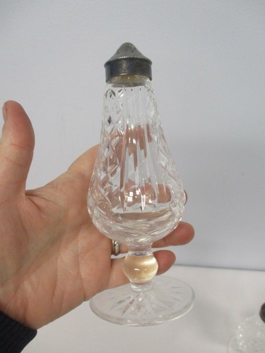 PAIR WATERFORD CRYSTAL GIFTWARE FOOTED 6 1/8" SALT & PEPPER SHAKERS ~ EXCELLENT! - Picture 3 of 5