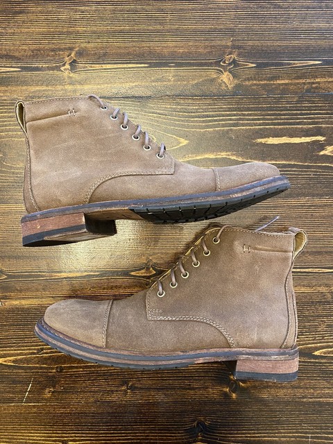 clarkdale moon olive suede
