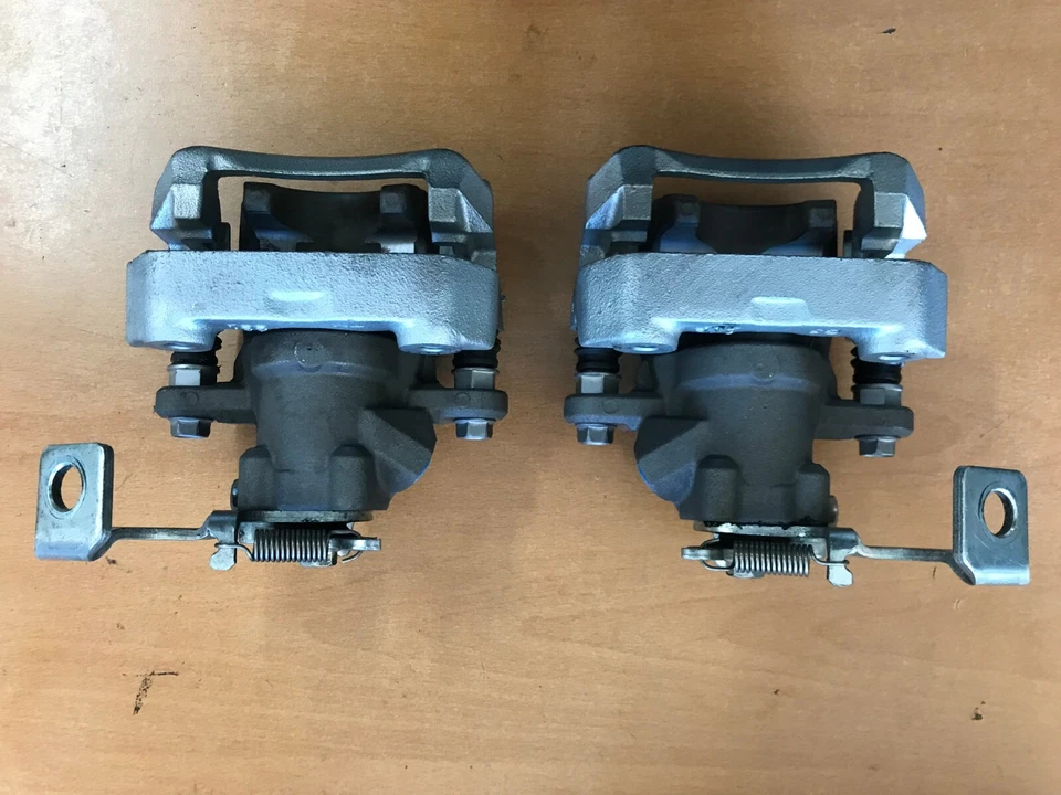  Rear Disc Brake Caliper fits Toyota Prius 2010-2015  - Image 2 of 4