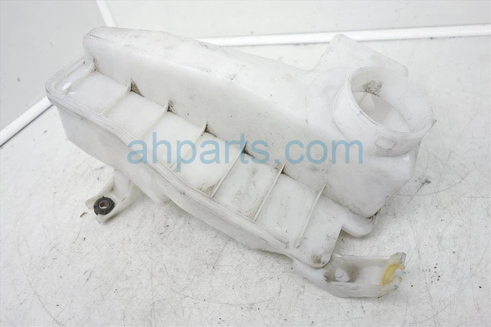 2000-2001 Infiniti I30 Air Resonator Chamber Box 16585-2Y000 - Image 3 of 4