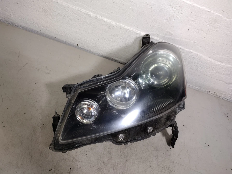 06-2010 INFINITI M35 M45 HID XENON L.H. Carcasa negra del lado del conductor Foto 2 de 4