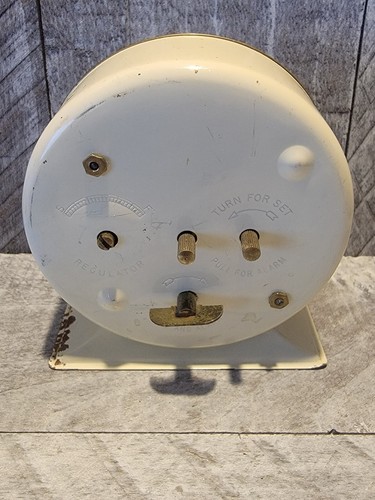 Rare 1947-49 Ingersoll Mickey Mouse Manually Wound Alarm Clock; - Picture 4 of 10