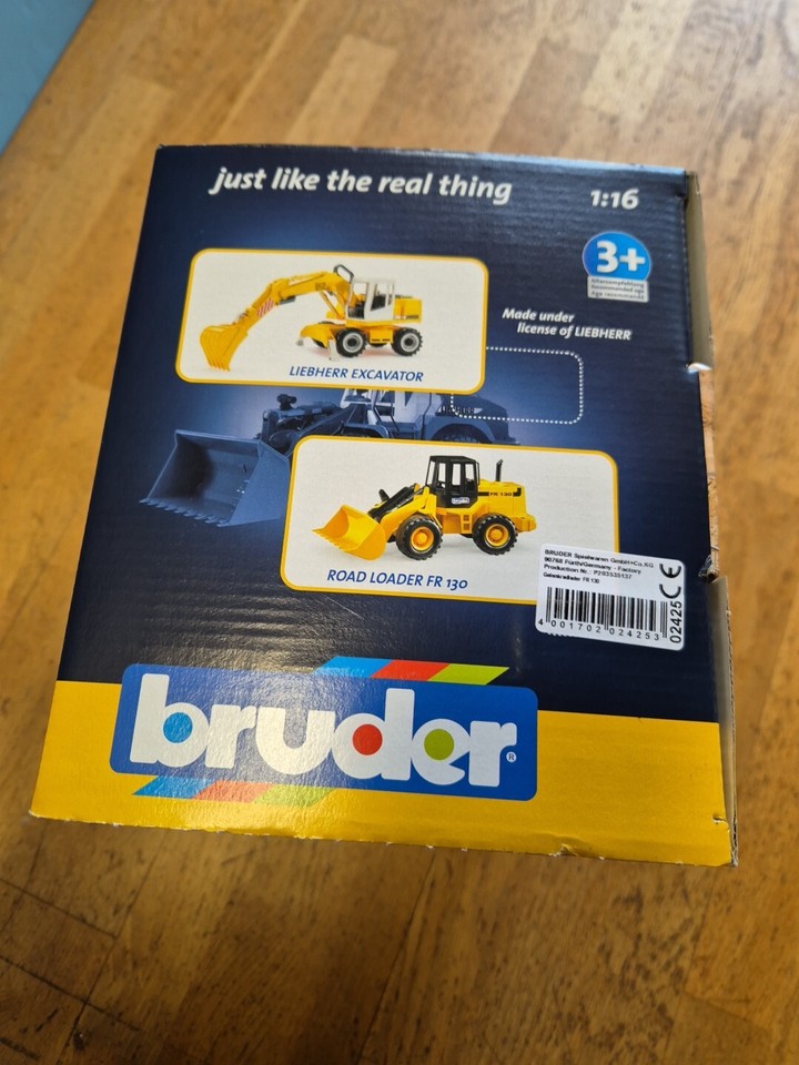 Bruder Chargeuse à roues articulées FR 130, 1 pièce Bruder Chargeuse à roues articulées FR 130, 1 pièce