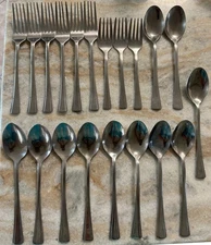 Sint Maarten Stainless by Reed & Barton Select, Glossy, Outlined 20pc set