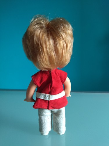 "ARI" Bambola vintage, anni 70, vinile, altezza 20 cm., vestiti originali. - Foto 8 di 18