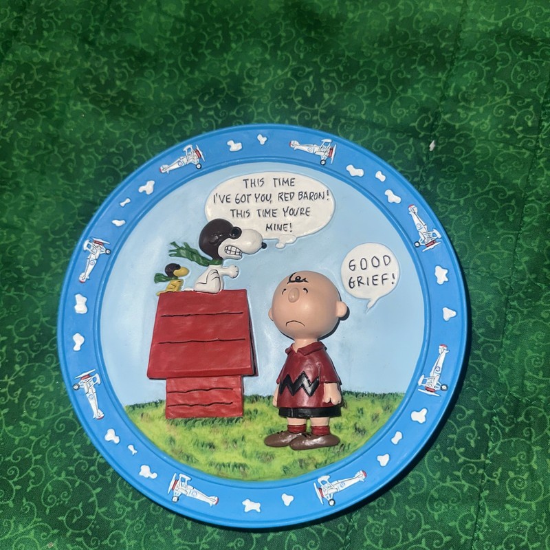 Danbury Mint Snoopy-WWI Flying Ave 3 Dimensional Collector Plate COA, 6 3/4”