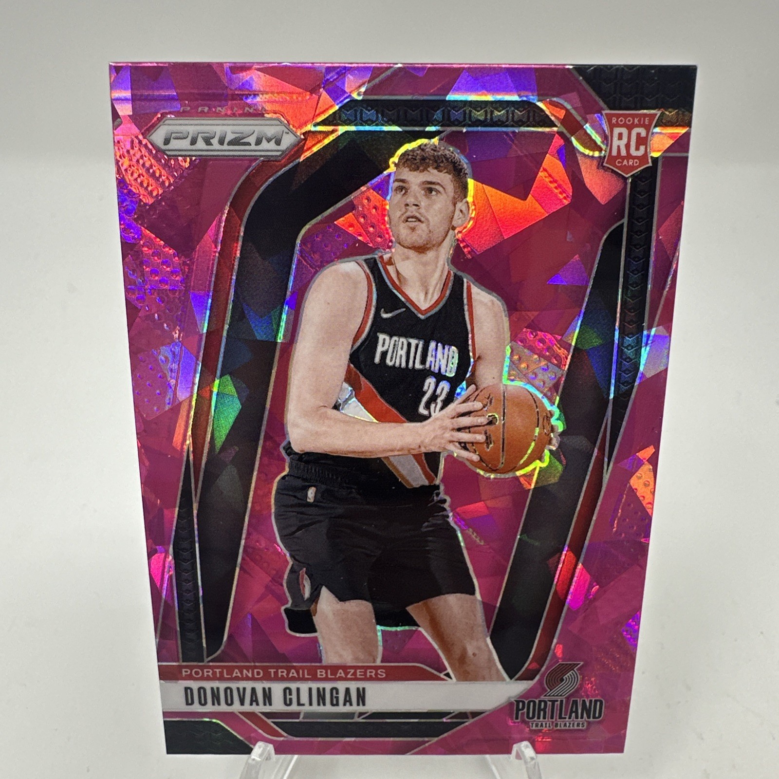 2024-25 NBA Prizm Donovan Clingan Pink Cracked Ice RC #221 Trail Blazers