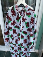 all in one walijski kombinezon telewizyjny piżama czerwony smok Manav XL w bardzo dobrym stanie walia