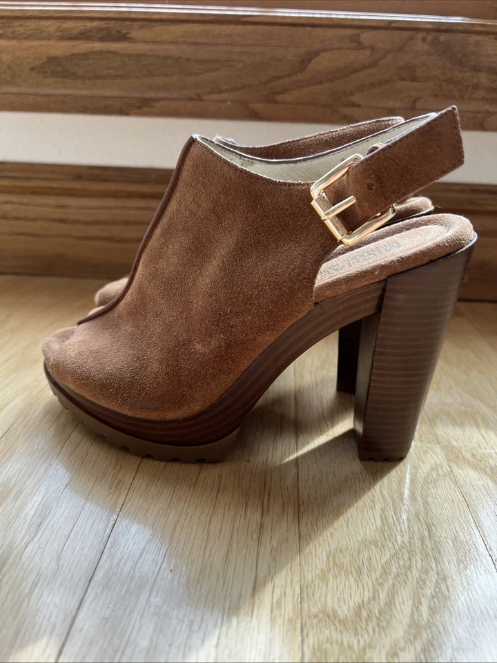 Sandalia Michael Kors Para Mujer Marrón Gamuza Cuero Goma Suela Tacón Bloque Talla 7 M Foto 2 de 4