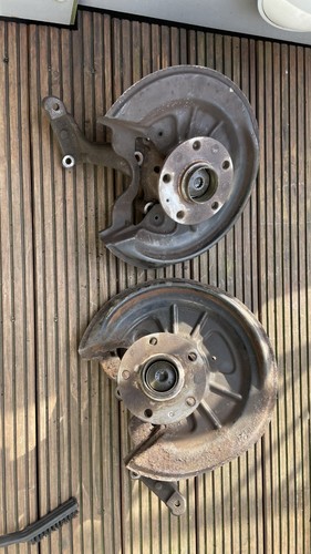 2 Achsschenkel hinten für VW Golf MK5 Golf MK6 und 2 Radlager