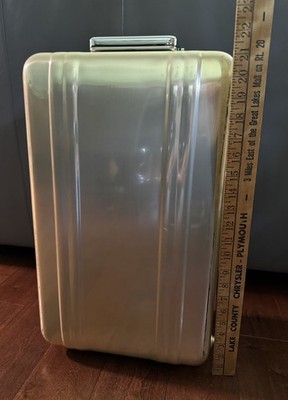 Zero Halliburton aluminum suitcase 2-wheels  carry-on 21''  Gold