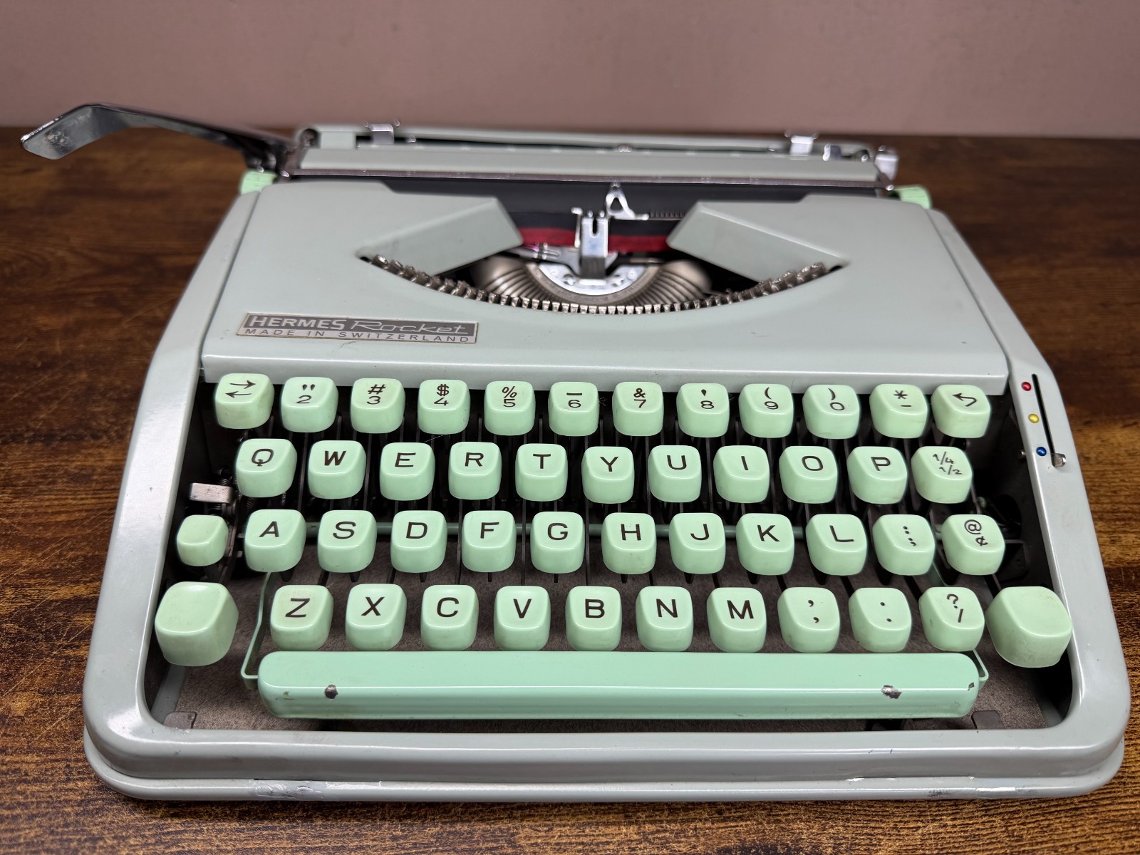 Serviced 1964 Hermes Rocket Ultra-Portable Typewriter Metal 13 CPI New Platen! thumbnail 7