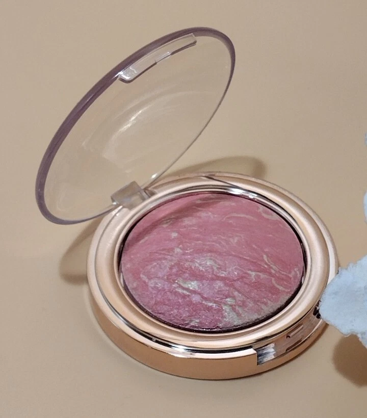 Pincel Tarte Cosmetics Shape Tape Glow rosa luminoso 0,15 novo sem caixa - Imagem 3 de 4