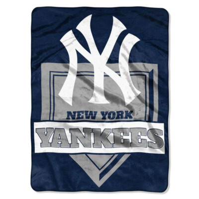 New York Yankees MLB 60'' x 80'' Plush Throw Blanket, Soft & Warm