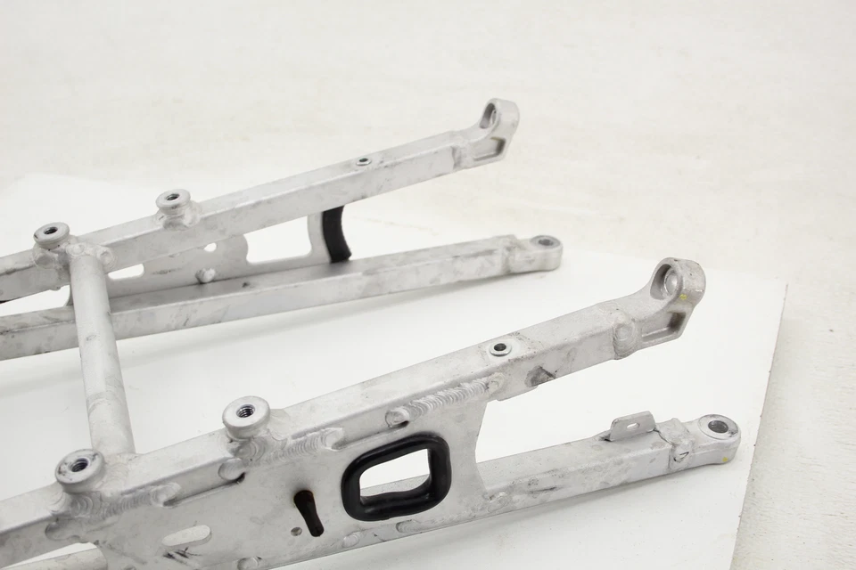 Submarco trasero Aprilia RSV4 RR 19-20 Foto 3 de 4