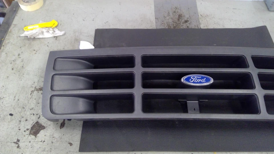 Used Front Grille fits: 1995 Ford F150 PICKUP painted Front Grade A Foto 2 de 4