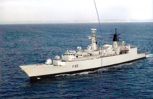SCHIFFSFOTO EINER FREGATTE BILD F85 KRIEGSSCHIFF SCHIFFSFOTO HMS CUMBERLAND.