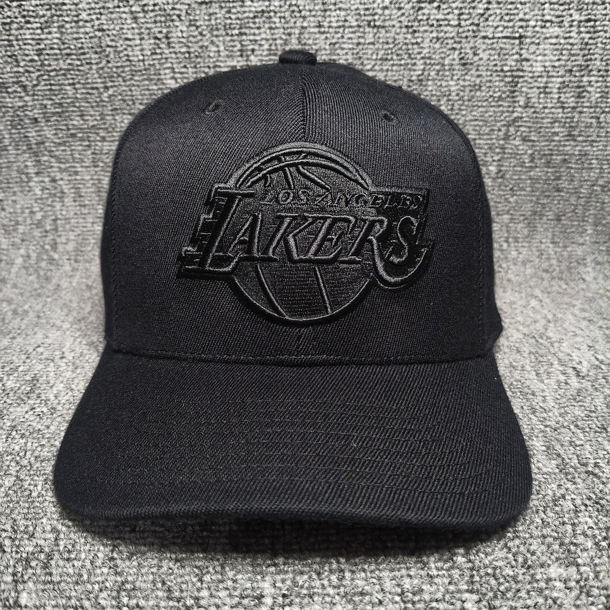 Mitchell & Ness Los Angeles Lakers NBA Black Snapback Cap Curved Brim