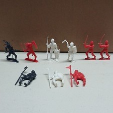 Lot of Plastic Medieval Knight Warrior Infantry Figures w/ Swords Shields