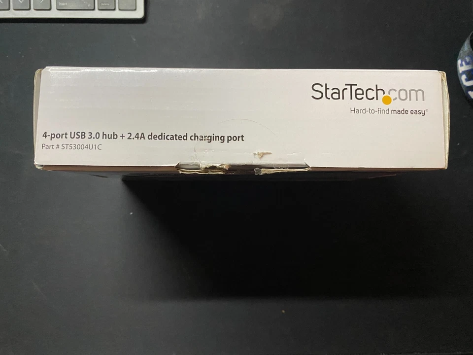 StarTech 4-Port USB 3.0 Hub Plus Dedicated Charging Port (ST53004U1C) - Image 2 of 4