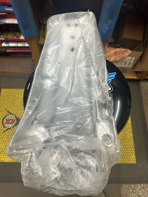 80 81 TS185 TS125 TS100 GUARDABARROS TRASERO PLATA PLÁSTICO CAPUCHA OEM 63113-48501-737 Foto 3 de 4