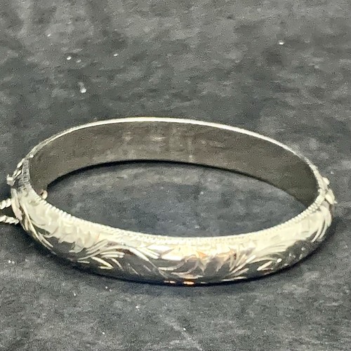 Gorgeous Japan sterling silver engraved hinged bangle bracelet, 10mm/ 6.5” In - Foto 7 di 7