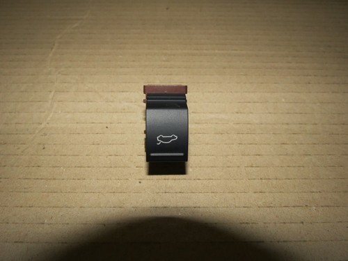 Original VW Passat 3AF Variant Highline Schalter Heckklappenentriegelung A23377