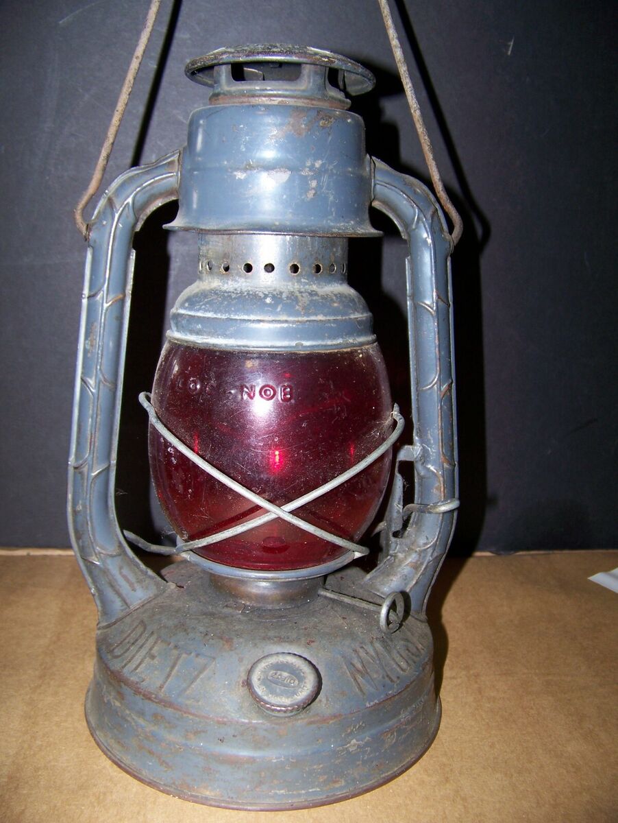 Vintage 1946 Gray Dietz Little Wizard Kerosene Lantern Red Vintage 1946 Gray Dietz Little Wizard Kerosene Lantern Red