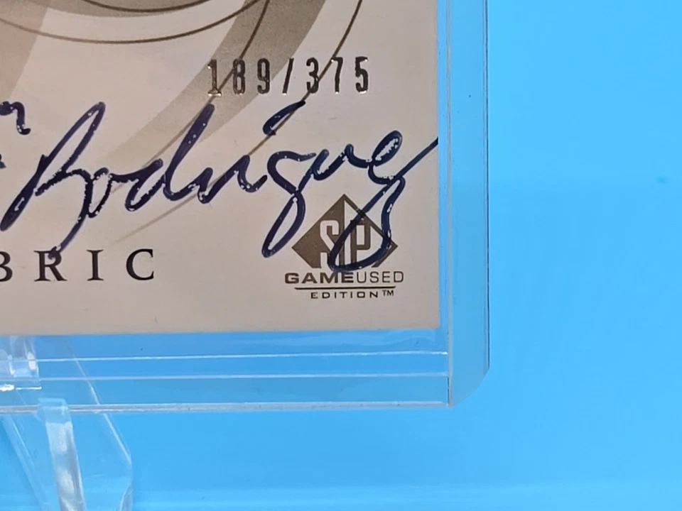 CHI CHI RODRIGUEZ Autograph Patch 2002 SP Front 9 AUTO 189/375 UD Game Used - Image 4 of 4