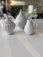 Jonathan Adler Early Nelson 3pc Tea Set. White