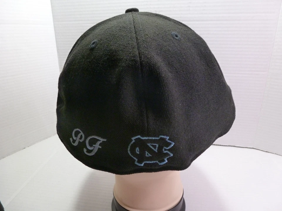 Sombrero New Era NORTH CAROLINA 59FIFTY 100 % Lana Ajustado 7 5/8 "PF" INICIALES EN LA PARTE POSTERIOR* Foto 4 de 4
