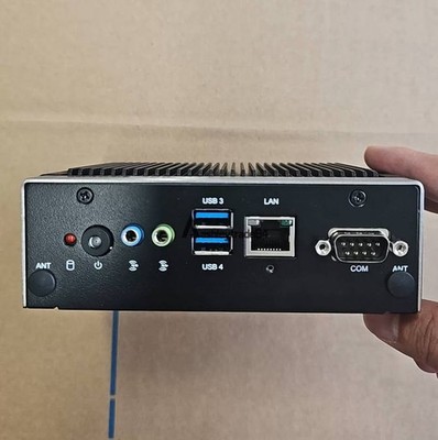 1PC NEW Advantech ARK-1124H ARK-1124H-S6A3 industrial computer