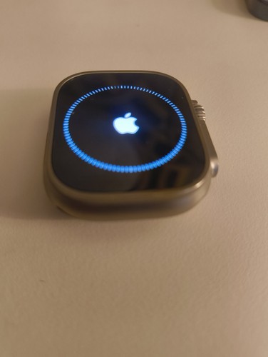 Unlocked Apple Watch Ultra 2 49MM Natural Titanium - Photo 3 sur 6