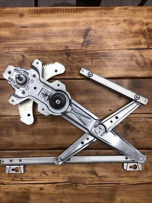 LAND ROVER DEFENDER LH FRONT WINDOW REGULATOR MANUAL 2002 ONWARDS CUH000111