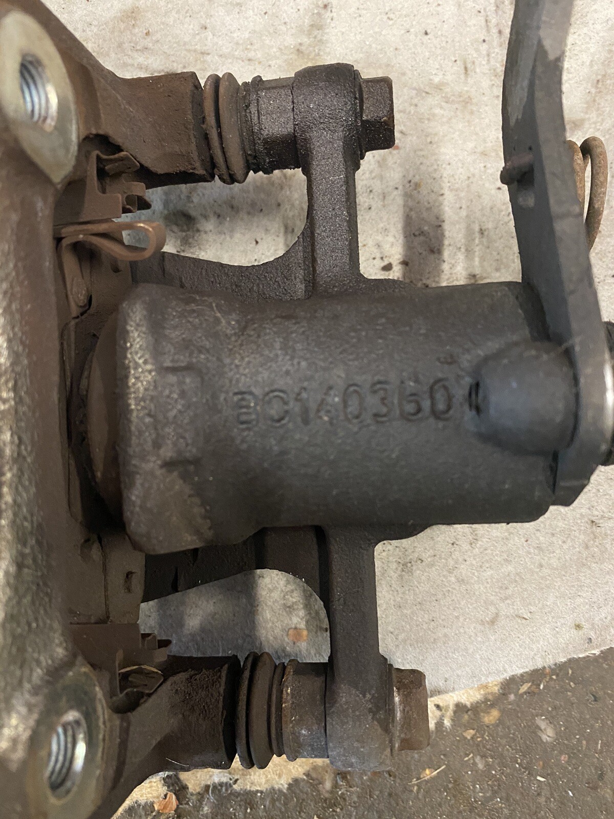 BC140360 REAR RIGHT BRAKE CALIPER / MANDO / BC140360 / 4857617 FOR 