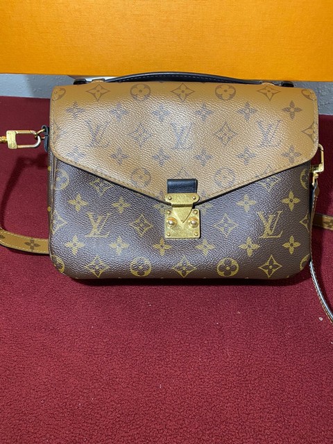 louis vuitton cross body pochette