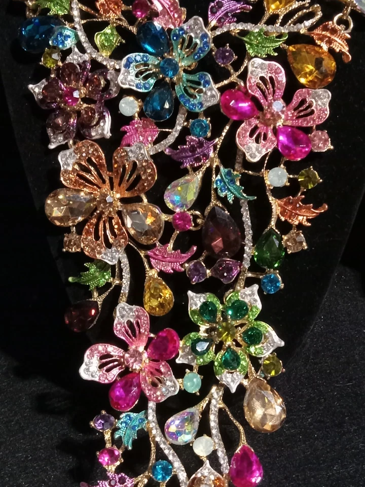 Collar Natasha Colorido Cristal Floral Babero Distintivo Tono Dorado Foto 3 de 4