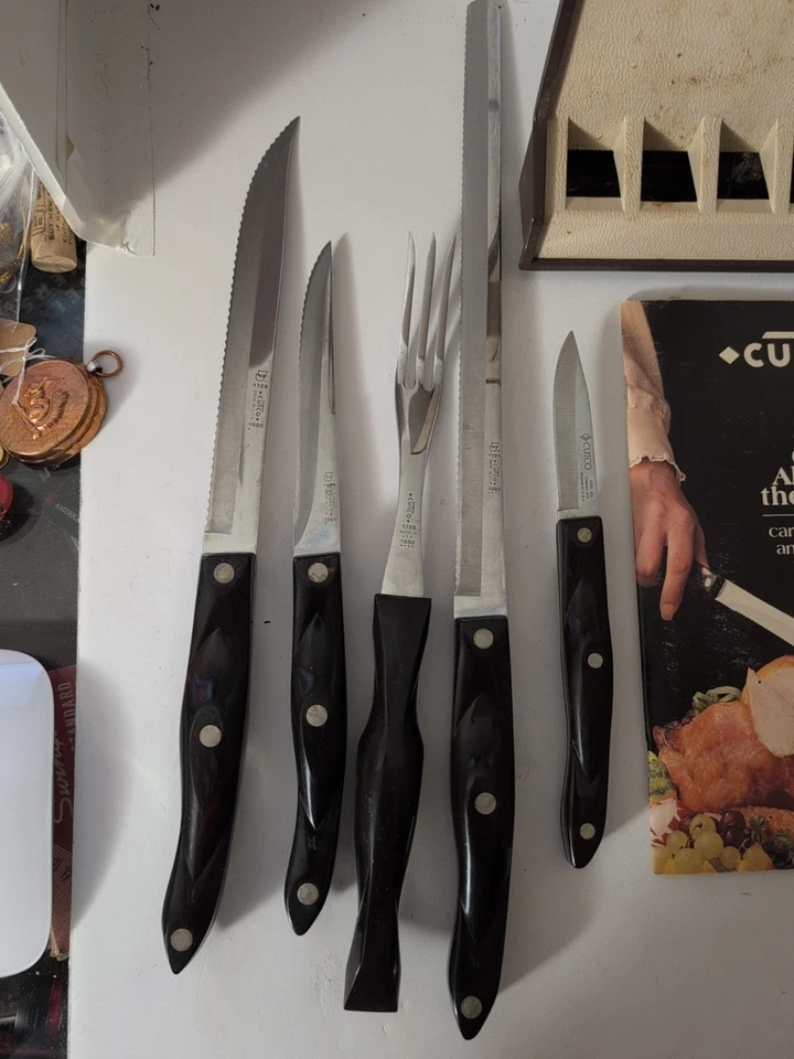 JUEGO DE CUCHILLOS CUTCO CON SOPORTE 1721, 1724, 1726, 1729, 1720 y 1742 Bonito Foto 2 de 4