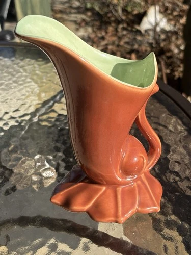 Vintage Red Wing Red Pottery #1356 Cornucopia Vase 1940s Made in USA 7-1/2” Tall